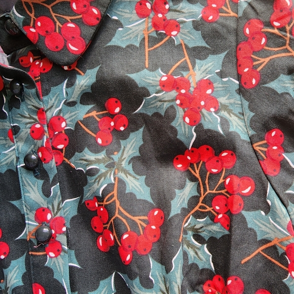 Collectif Holly Berry Blouse (Size XS / 8) - Picture 4 of 4